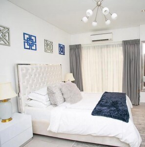 Executive Room | Free WiFi - Belleson Homes The Gallery Luxury Apart (Accra)
