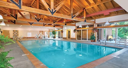 Last minute getaway! Head to the mountains!