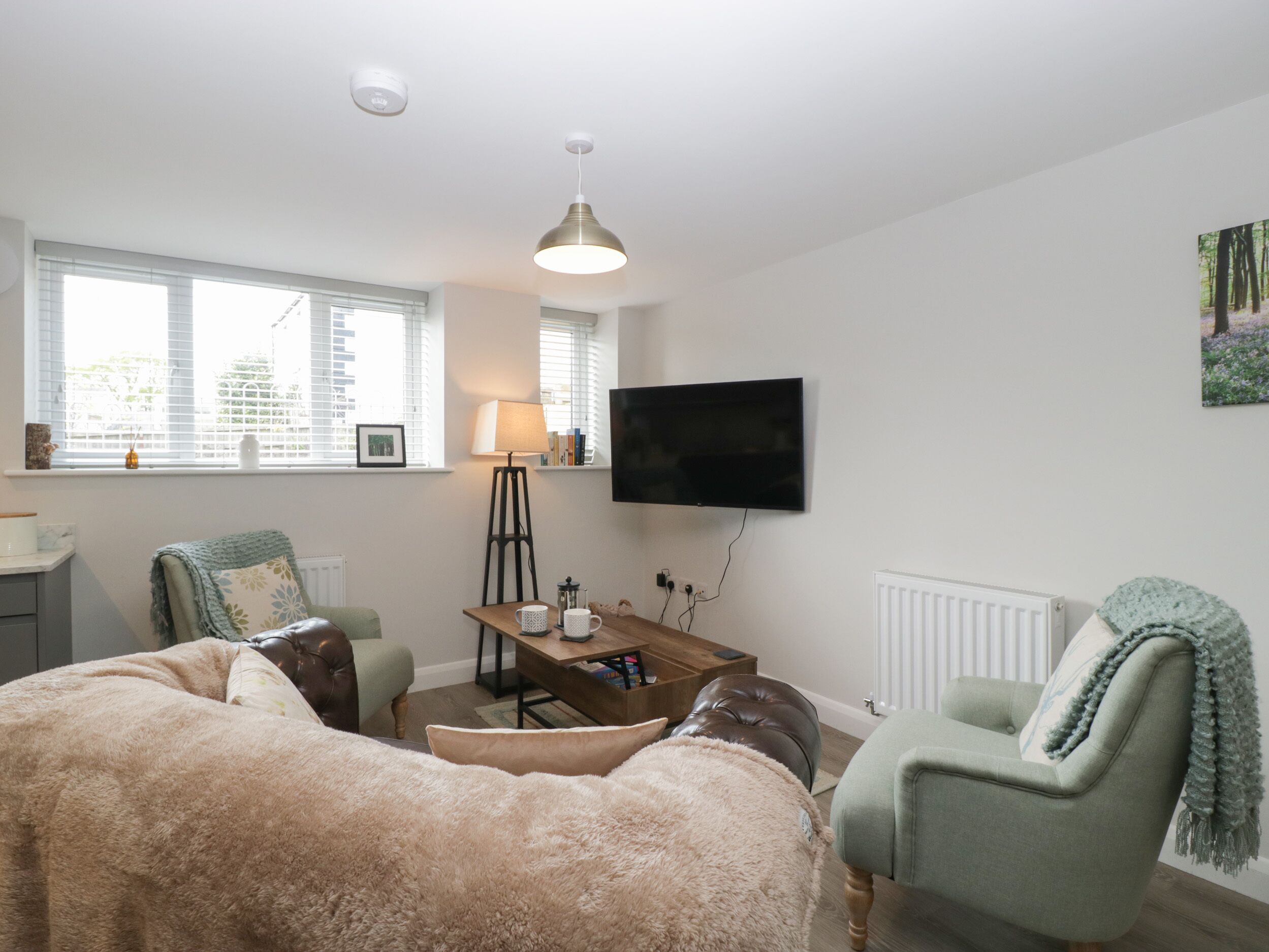 The Old School, Pet Friendly, Character Holiday Cottage In Cinderford - 赫里福德郡
