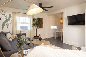 TV, offices - Historic Flat in Downtown Boise (Boise)