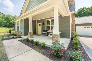 Exterior - The Wheel Inn (Fayetteville)