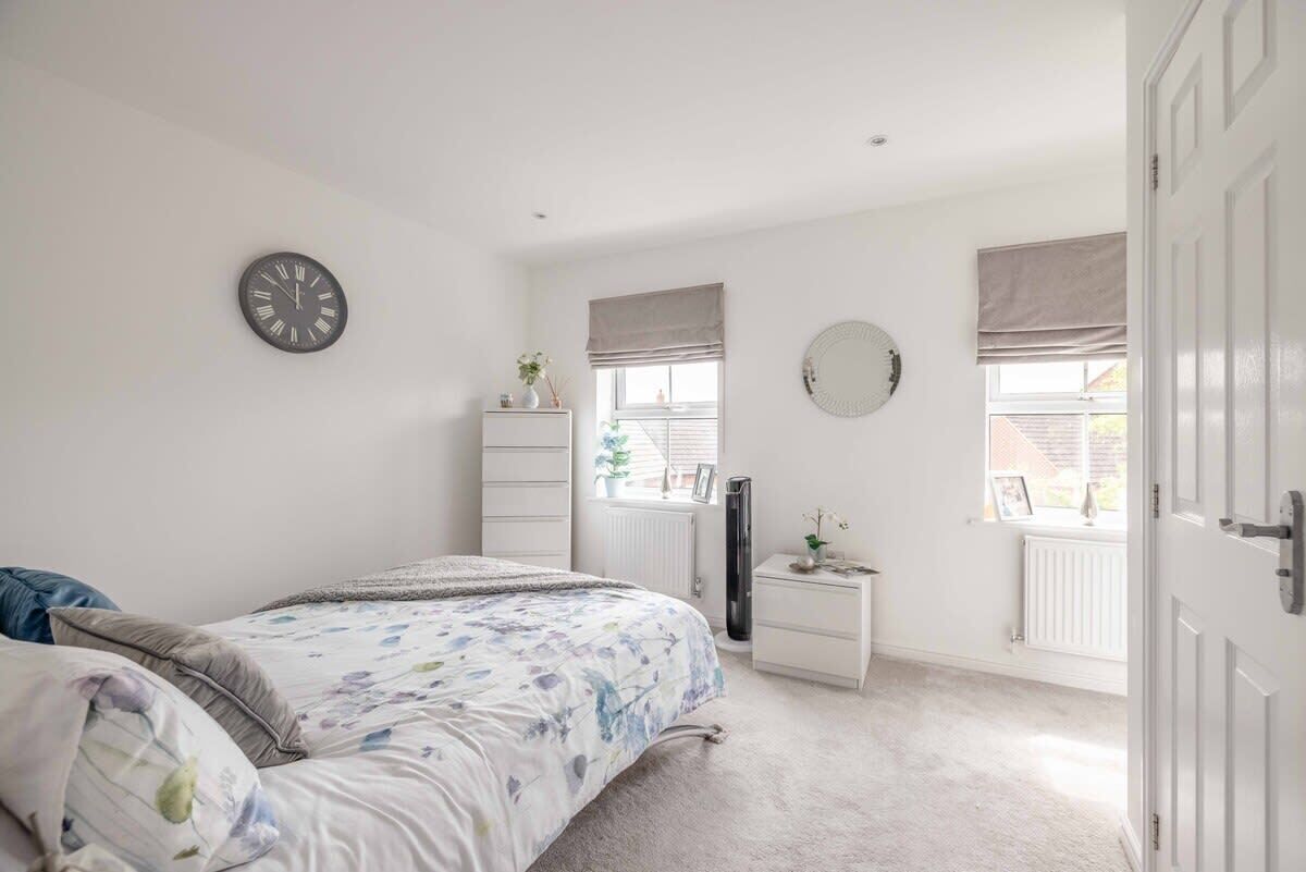 3 bedrooms, desk, iron/ironing board, WiFi