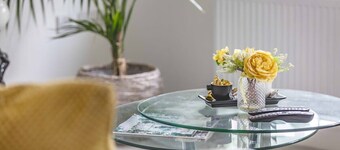 Stylish 3-Bed House in Langley|Drive - By Tempstay