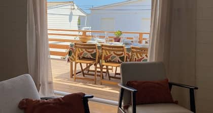 Chalet sur pilotis, esprit film 37°2, Gruissan Plage WiFi