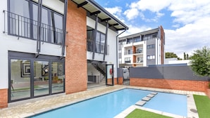 Outdoor pool - The Bailey 61A (Sandton)