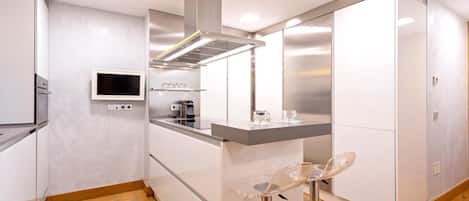 Fridge, microwave, oven, dishwasher