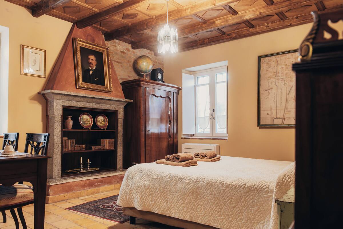 Business Room | 1 bedroom, hypo-allergenic bedding, down comforters