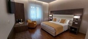 Luksus-dobbeltrom | Safe på rommet, individuelt innredet og skrivebord