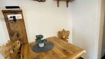 Kahden hengen deluxe-huone | Oleskelualue