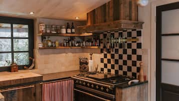 Réfrigérateur, four, plaque de cuisson, lave-vaisselle