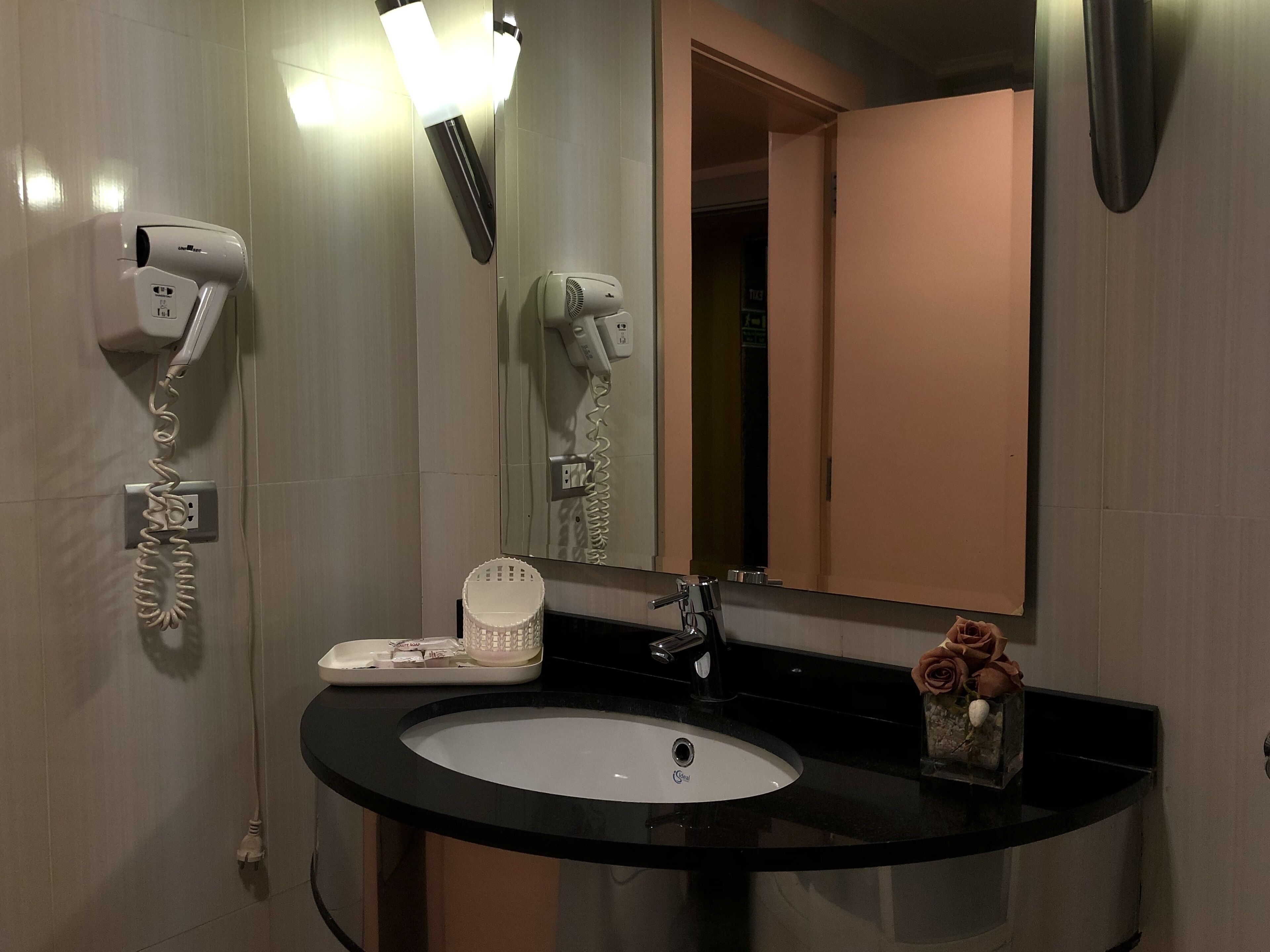 Photo - Santana Hotel