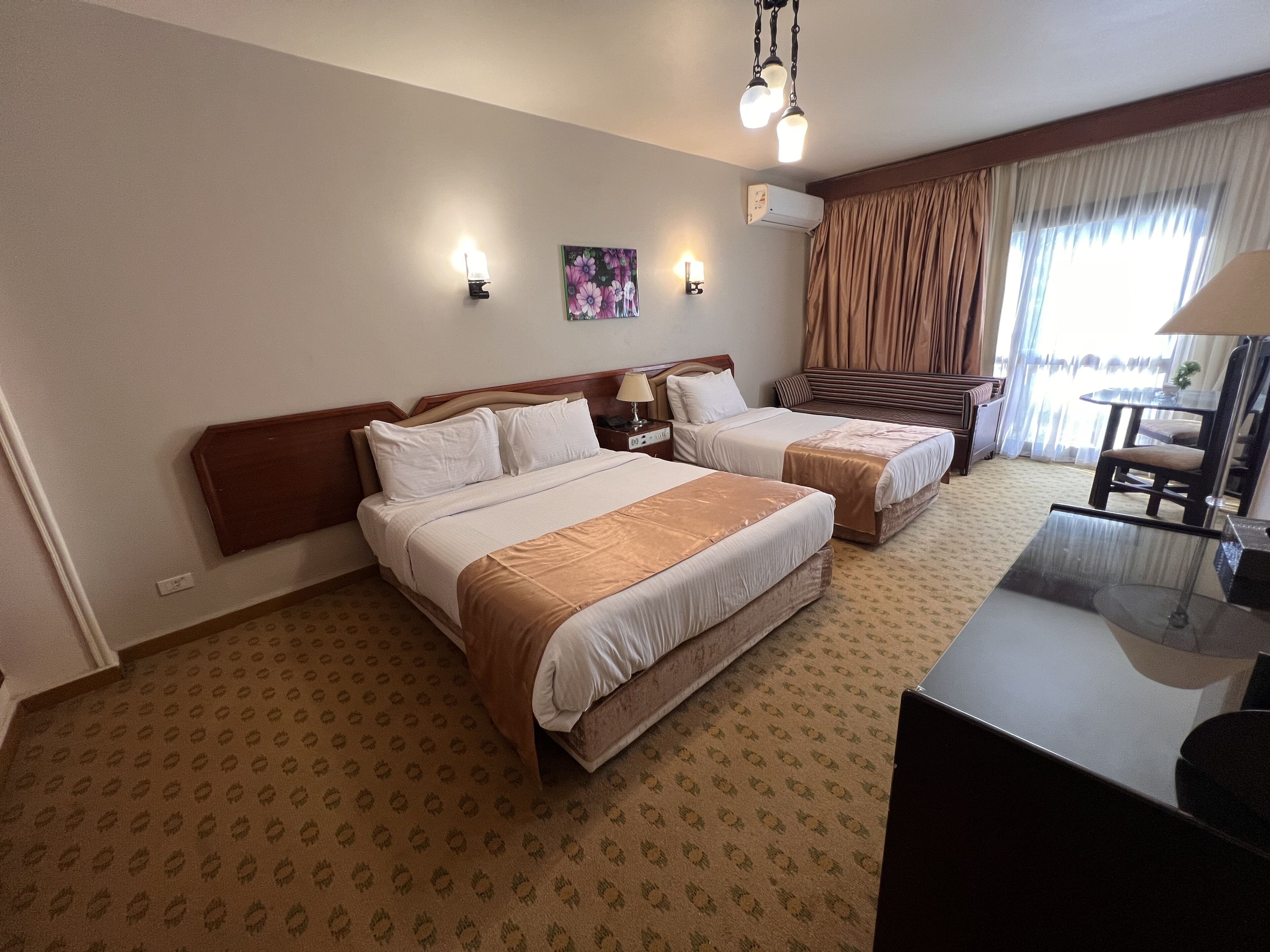 Photo - Santana Hotel