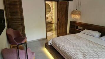 Chambre Double | Fer et planche Ă repasser, draps fournis