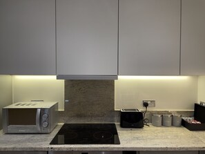 Penthouse, Ensuite, Courtyard View | Private kitchen