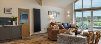 2 bedroom accommodation in Llanfachraeth, near Holyhead