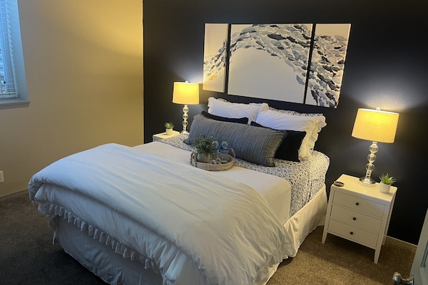 2 habitaciones, tabla de planchar con plancha, wifi y ropa de cama