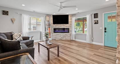 Bright & Modern 3BR with large jacuzzi tub near favored Black Hills Attractions