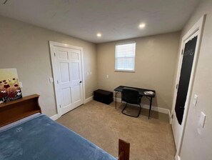 3 bedrooms, desk, free WiFi, bed sheets