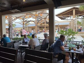 Outdoor dining - A Ray of Funshine - Active comm. with lots of Golf, pools, pickleball + more.   (The Villages)
