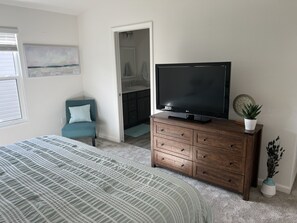 2 bedrooms, WiFi, bed sheets - A Ray of Funshine - Active comm. with lots of Golf, pools, pickleball + more. (The Villages)