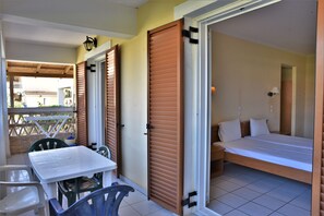 Standard-Apartment, 2 Schlafzimmer, Gartenblick | Terrasse/Patio