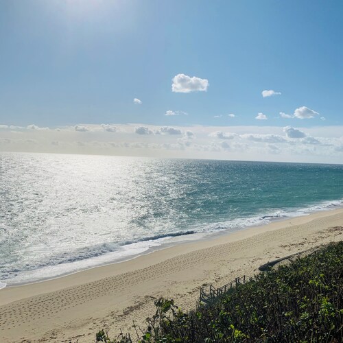 Three bedrooms Four Blocks to Town and Harbor with parking