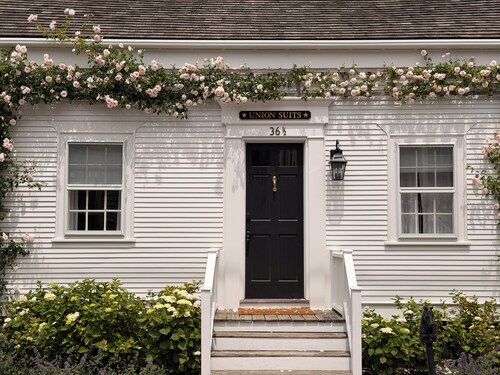 Three bedrooms Four Blocks to Town and Harbor with parking