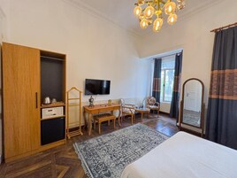 基础客房, 1 张大床 | 迷你吧、隔音、免费 WiFi、床单