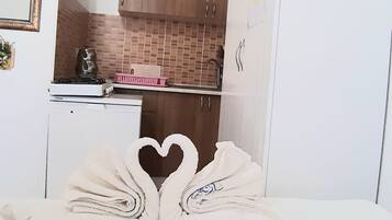 Comfort-Dreibettzimmer | 2 Schlafzimmer, Allergikerbettwaren, Schreibtisch