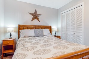 2 bedrooms, iron/ironing board, Internet, bed sheets