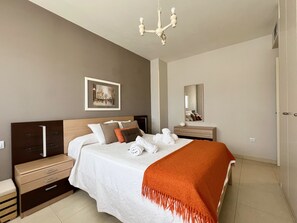 1 chambre, fer et planche à repasser, Wi-Fi gratuit, draps fournis