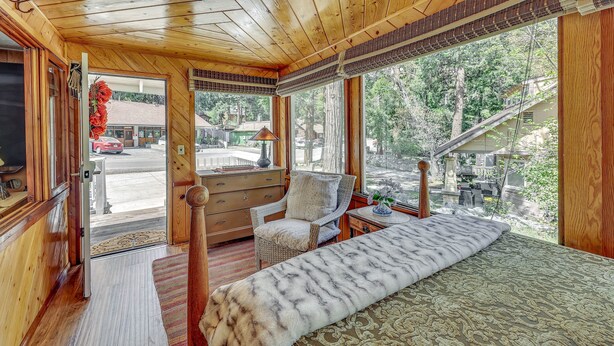 Room - Cozy Forest Falls Rental Cabin Near Hiking Trails! (Forest Falls)