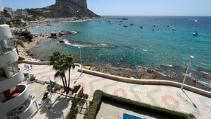 靠近海滩