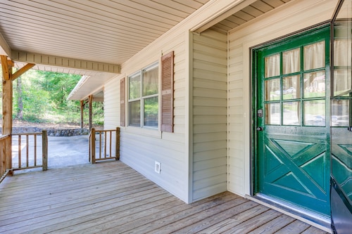 Peaceful Alabama Vacation Rental w/ Large Deck