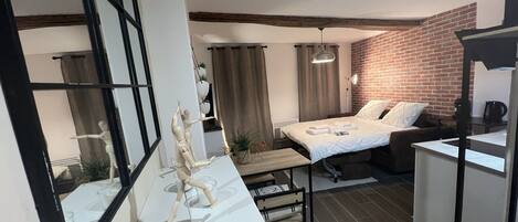 1 bedroom, free WiFi, bed sheets