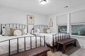 5 Schlafzimmer, Bügeleisen/Bügelbrett, Reisekinderbett, WLAN