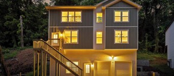 Northshore 5BR Fun Escape – Minutes to Downtown