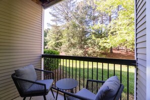 Property grounds - Crabtree Charm (Raleigh)