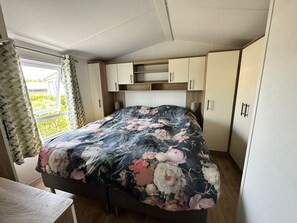 2 bedrooms, free WiFi