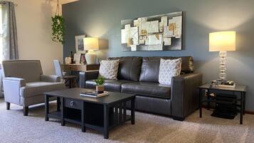 TV connectée, livres, médiathèque, chaîne hi-fi