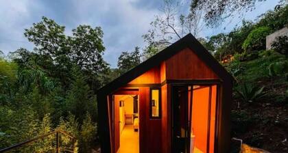 Minicasa Salvaje con Tina, Cama King y Terraza