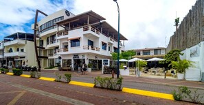 Exterior - Plaza Luna Suites (Puerto Ayora)