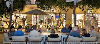 Plaza Luna Suites