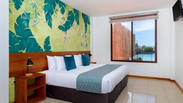 Superior Triple Room | Premium bedding, down comforters, pillowtop beds, minibar