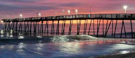 In Strandnähe, Liegestühle, Strandtücher