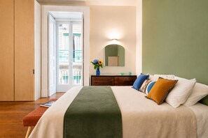 4 Schlafzimmer, Zimmersafe, Schreibtisch, Bügeleisen/Bügelbrett