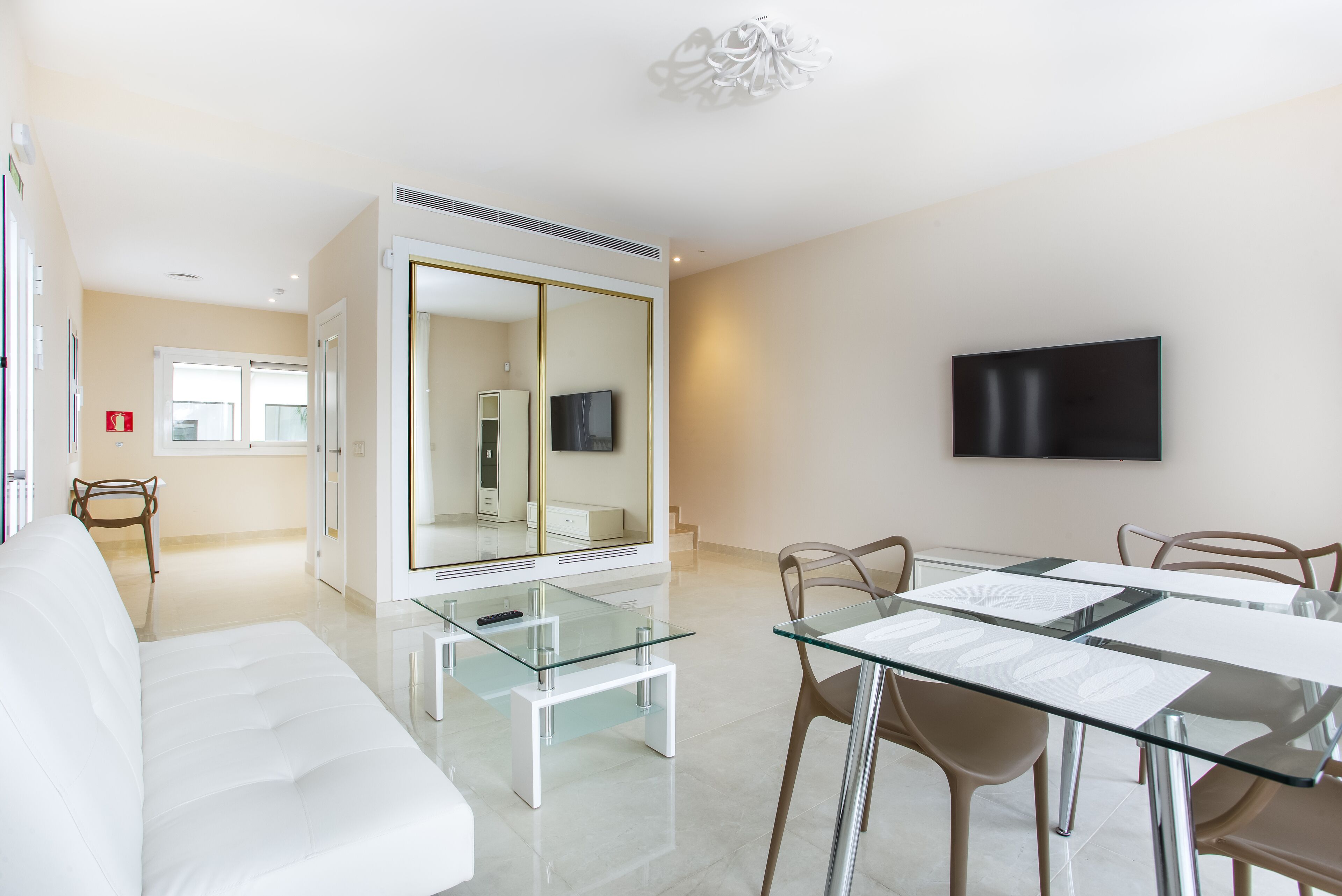 Photo - Calma - HOLIDAY VILLAS