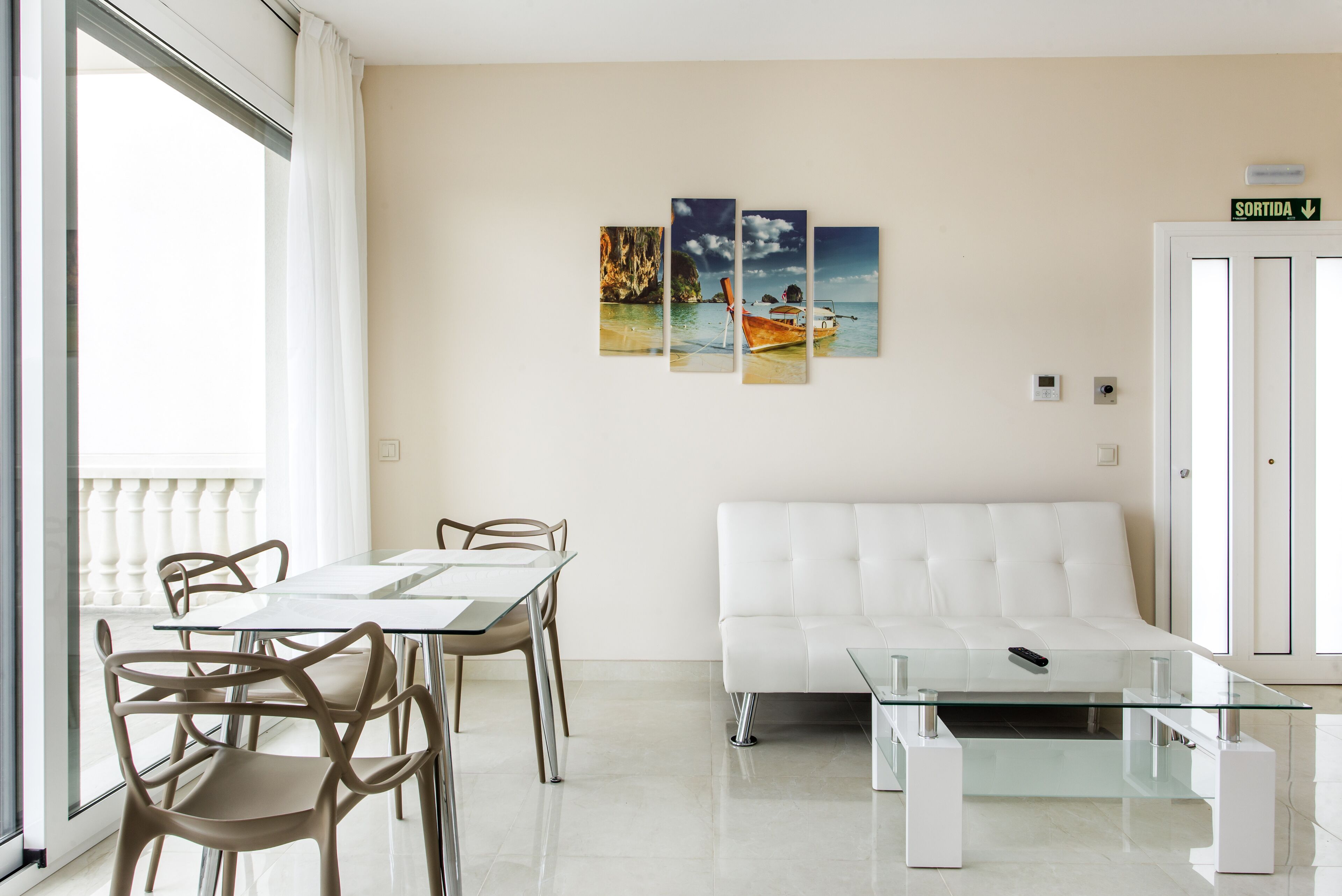 Photo - Calma - HOLIDAY VILLAS