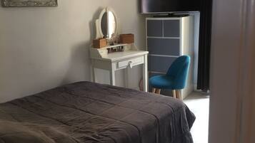 2 slaapkamers, een strijkplank/strijkijzer, wifi, beddengoed