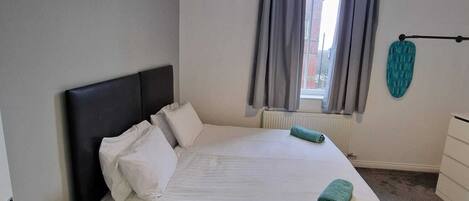 1 室のベッドルーム、アイロン / アイロン台、WiFi、ベッドシーツ